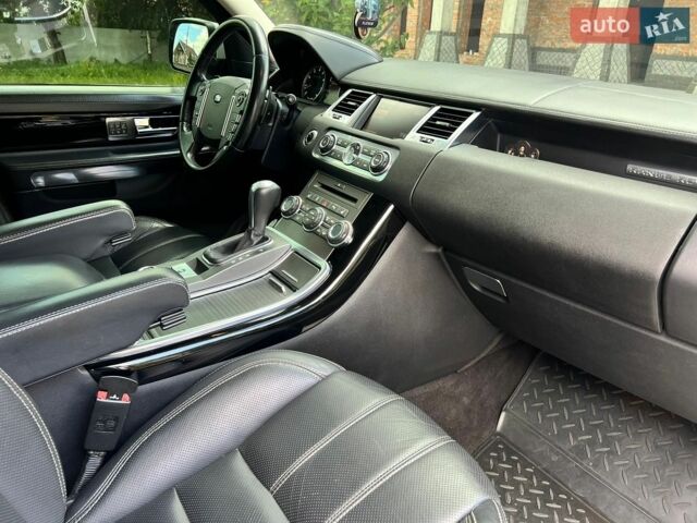 Білий Ленд Ровер Range Rover Sport, об'ємом двигуна 5 л та пробігом 150 тис. км за 14000 $, фото 22 на Automoto.ua