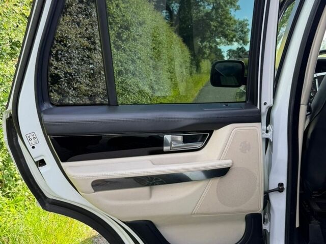 Білий Ленд Ровер Range Rover Sport, об'ємом двигуна 5 л та пробігом 175 тис. км за 15000 $, фото 21 на Automoto.ua