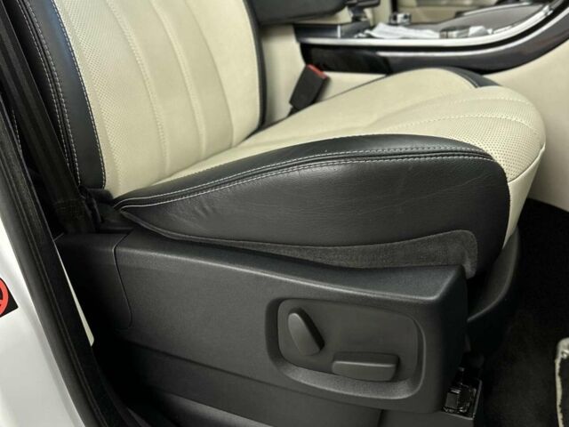 Білий Ленд Ровер Range Rover Sport, об'ємом двигуна 2.99 л та пробігом 208 тис. км за 20500 $, фото 24 на Automoto.ua