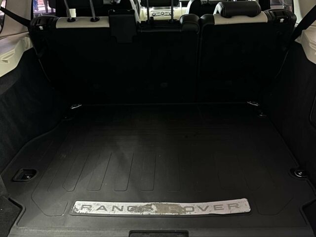 Білий Ленд Ровер Range Rover Sport, об'ємом двигуна 2.99 л та пробігом 208 тис. км за 20500 $, фото 25 на Automoto.ua