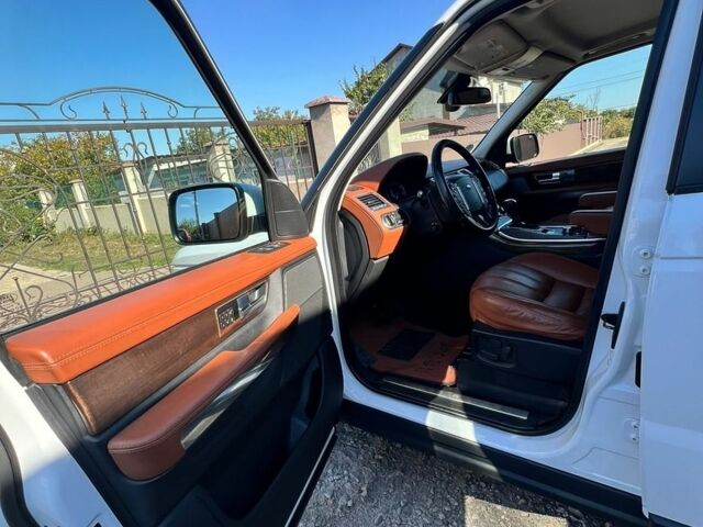 Білий Ленд Ровер Range Rover Sport, об'ємом двигуна 3 л та пробігом 262 тис. км за 18000 $, фото 10 на Automoto.ua