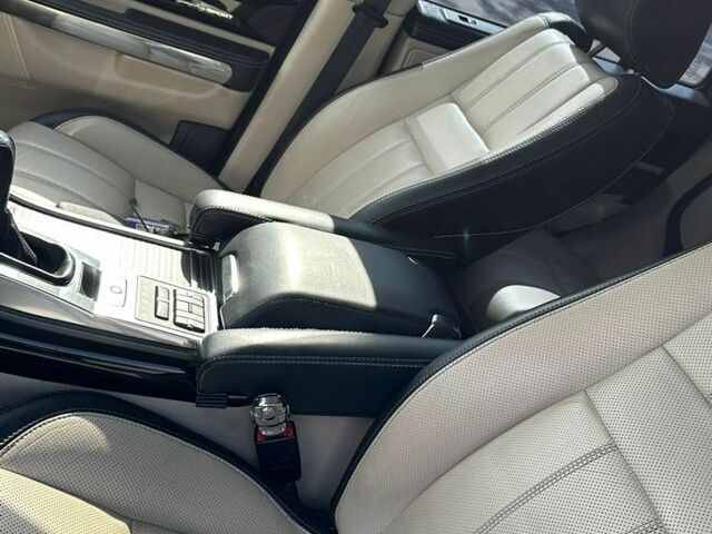 Білий Ленд Ровер Range Rover Sport, об'ємом двигуна 5 л та пробігом 167 тис. км за 17000 $, фото 17 на Automoto.ua