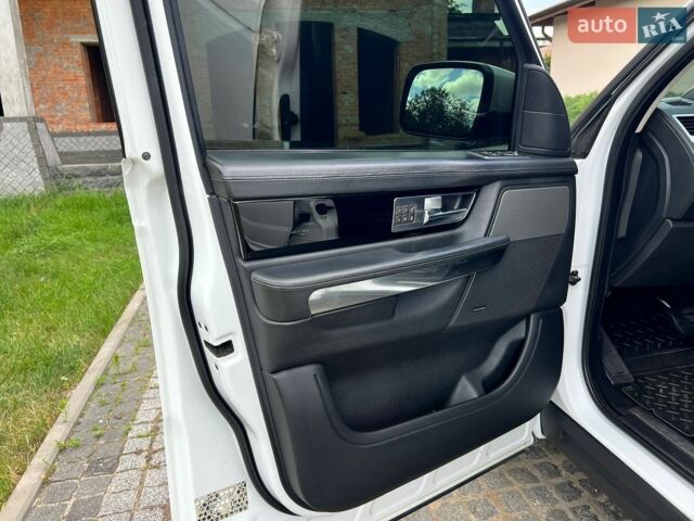 Білий Ленд Ровер Range Rover Sport, об'ємом двигуна 5 л та пробігом 150 тис. км за 14000 $, фото 15 на Automoto.ua