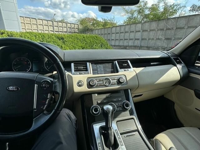 Білий Ленд Ровер Range Rover Sport, об'ємом двигуна 5 л та пробігом 167 тис. км за 17000 $, фото 14 на Automoto.ua