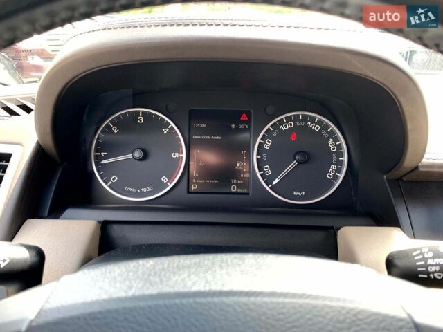 Білий Ленд Ровер Range Rover Sport, об'ємом двигуна 3 л та пробігом 195 тис. км за 16490 $, фото 21 на Automoto.ua
