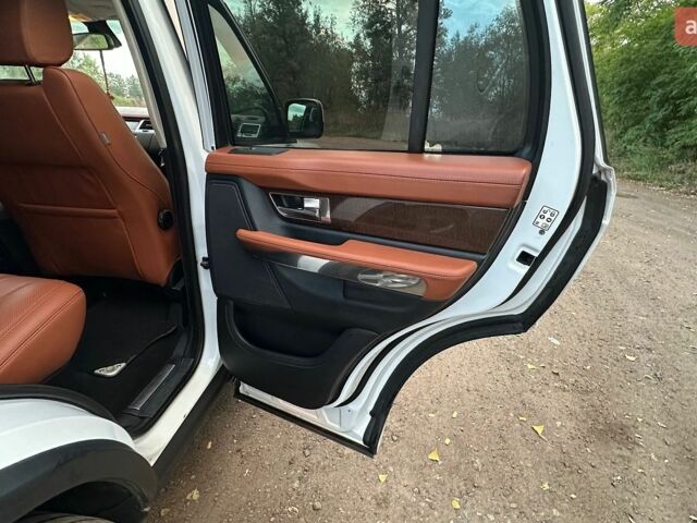 Білий Ленд Ровер Range Rover Sport, об'ємом двигуна 3 л та пробігом 213 тис. км за 15000 $, фото 14 на Automoto.ua