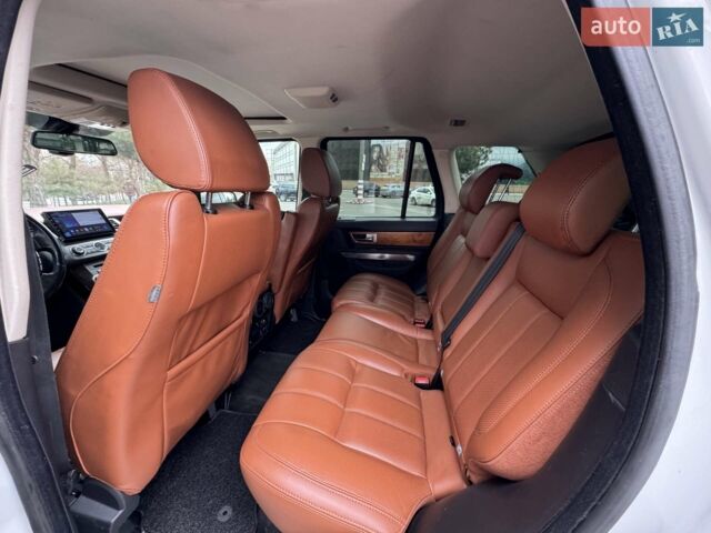 Білий Ленд Ровер Range Rover Sport, об'ємом двигуна 5 л та пробігом 212 тис. км за 12999 $, фото 11 на Automoto.ua