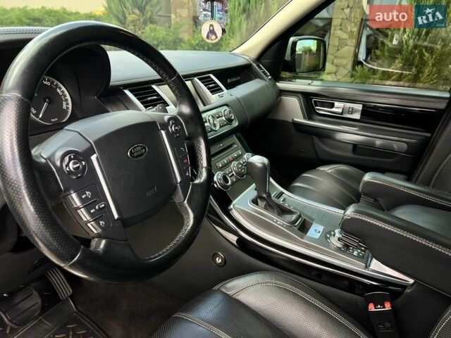 Білий Ленд Ровер Range Rover Sport, об'ємом двигуна 5 л та пробігом 150 тис. км за 14000 $, фото 27 на Automoto.ua