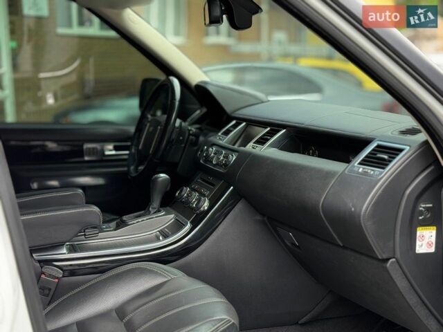 Білий Ленд Ровер Range Rover Sport, об'ємом двигуна 5 л та пробігом 149 тис. км за 14999 $, фото 9 на Automoto.ua