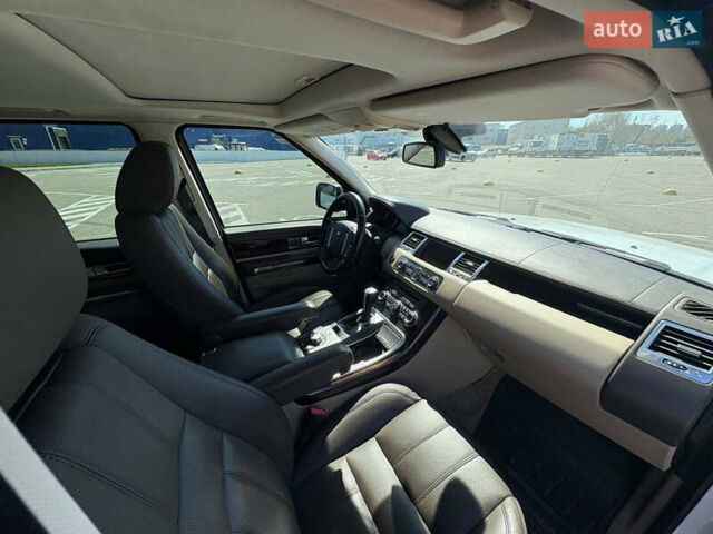 Білий Ленд Ровер Range Rover Sport, об'ємом двигуна 2.99 л та пробігом 170 тис. км за 17000 $, фото 5 на Automoto.ua
