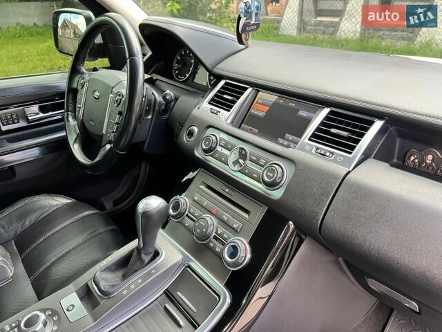 Білий Ленд Ровер Range Rover Sport, об'ємом двигуна 5 л та пробігом 150 тис. км за 14000 $, фото 23 на Automoto.ua