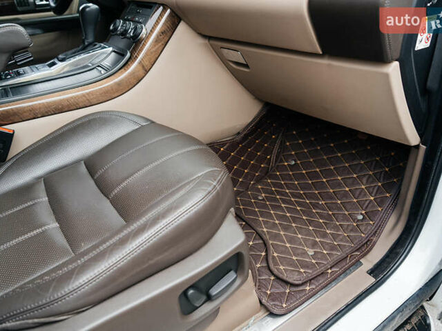 Білий Ленд Ровер Range Rover Sport, об'ємом двигуна 5 л та пробігом 147 тис. км за 15100 $, фото 20 на Automoto.ua