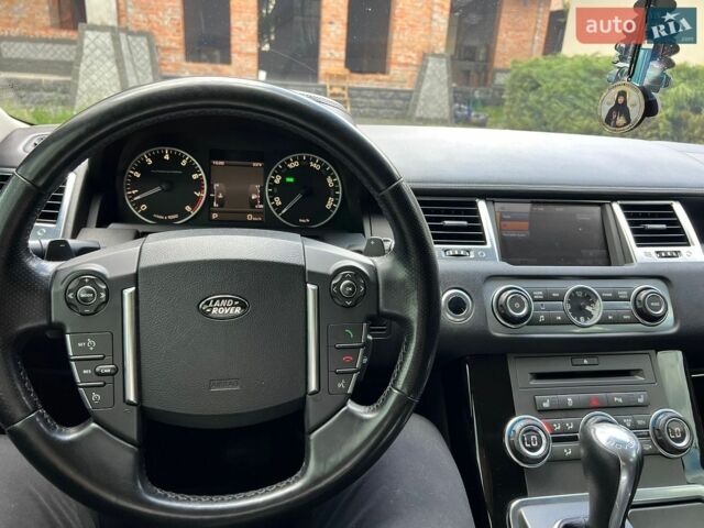 Білий Ленд Ровер Range Rover Sport, об'ємом двигуна 5 л та пробігом 150 тис. км за 14000 $, фото 25 на Automoto.ua