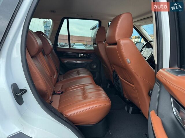 Білий Ленд Ровер Range Rover Sport, об'ємом двигуна 5 л та пробігом 181 тис. км за 12700 $, фото 16 на Automoto.ua