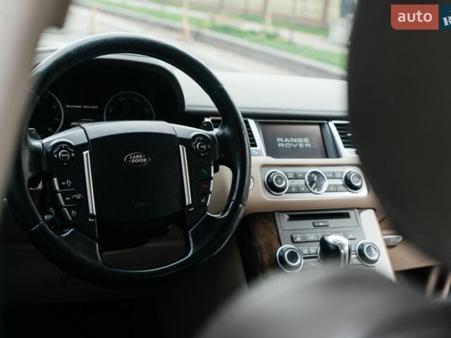 Білий Ленд Ровер Range Rover Sport, об'ємом двигуна 5 л та пробігом 148 тис. км за 15500 $, фото 31 на Automoto.ua