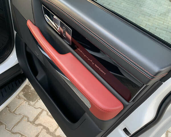 Білий Ленд Ровер Range Rover Sport, об'ємом двигуна 3 л та пробігом 135 тис. км за 30500 $, фото 30 на Automoto.ua
