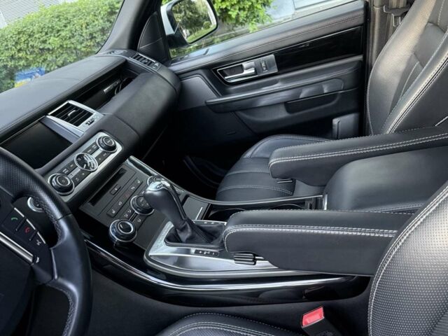 Білий Ленд Ровер Range Rover Sport, об'ємом двигуна 2.99 л та пробігом 125 тис. км за 16000 $, фото 20 на Automoto.ua