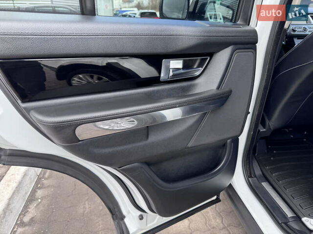 Білий Ленд Ровер Range Rover Sport, об'ємом двигуна 3 л та пробігом 268 тис. км за 16999 $, фото 25 на Automoto.ua