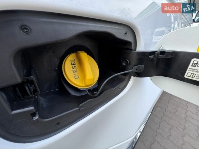 Белый Ленд Ровер Рендж Ровер Спорт, объемом двигателя 2.99 л и пробегом 268 тыс. км за 16999 $, фото 51 на Automoto.ua