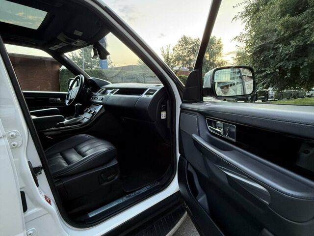 Білий Ленд Ровер Range Rover Sport, об'ємом двигуна 2.99 л та пробігом 125 тис. км за 16000 $, фото 28 на Automoto.ua