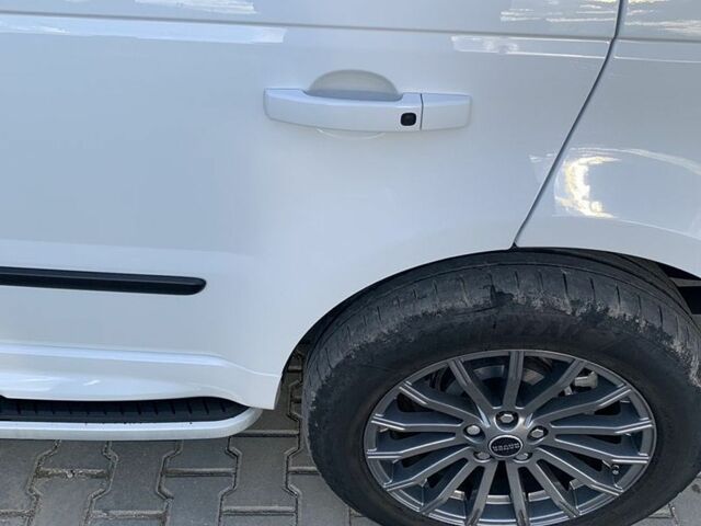Білий Ленд Ровер Range Rover Sport, об'ємом двигуна 3 л та пробігом 135 тис. км за 23700 $, фото 21 на Automoto.ua
