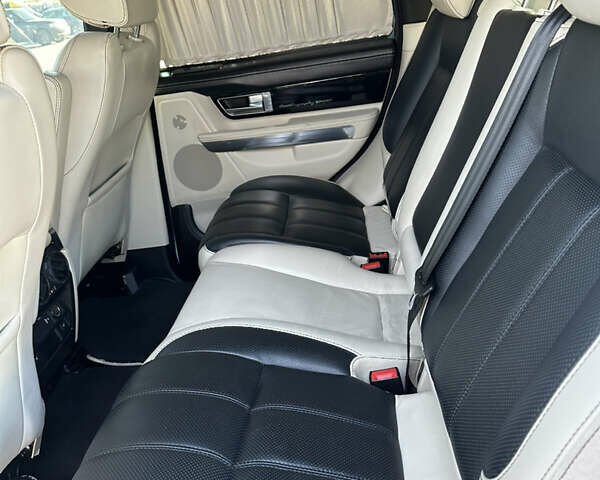 Білий Ленд Ровер Range Rover Sport, об'ємом двигуна 5 л та пробігом 132 тис. км за 18500 $, фото 80 на Automoto.ua
