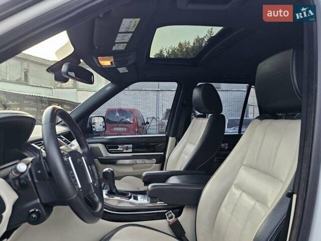 Білий Ленд Ровер Range Rover Sport, об'ємом двигуна 5 л та пробігом 160 тис. км за 17000 $, фото 14 на Automoto.ua