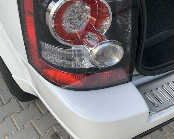 Білий Ленд Ровер Range Rover Sport, об'ємом двигуна 3 л та пробігом 135 тис. км за 30500 $, фото 24 на Automoto.ua