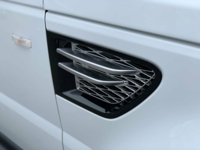 Білий Ленд Ровер Range Rover Sport, об'ємом двигуна 3 л та пробігом 97 тис. км за 29999 $, фото 8 на Automoto.ua