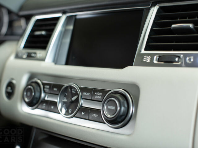 Білий Ленд Ровер Range Rover Sport, об'ємом двигуна 3 л та пробігом 89 тис. км за 41000 $, фото 33 на Automoto.ua