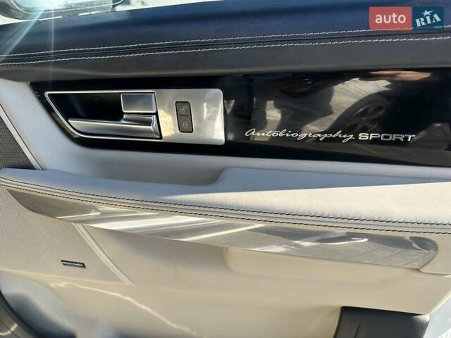 Білий Ленд Ровер Range Rover Sport, об'ємом двигуна 5 л та пробігом 132 тис. км за 18500 $, фото 60 на Automoto.ua