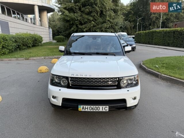 Білий Ленд Ровер Range Rover Sport, об'ємом двигуна 2.99 л та пробігом 125 тис. км за 16000 $, фото 14 на Automoto.ua