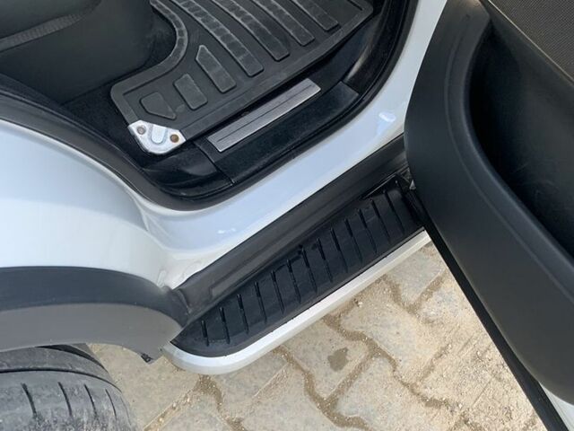 Білий Ленд Ровер Range Rover Sport, об'ємом двигуна 3 л та пробігом 135 тис. км за 23700 $, фото 32 на Automoto.ua