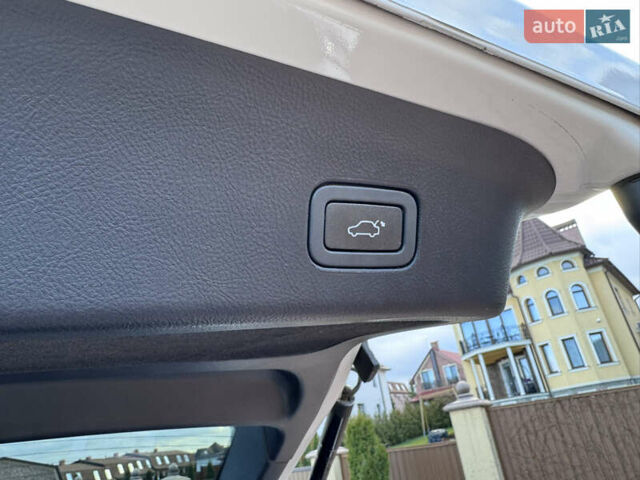 Білий Ленд Ровер Range Rover Sport, об'ємом двигуна 3 л та пробігом 268 тис. км за 17300 $, фото 16 на Automoto.ua