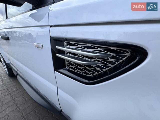 Білий Ленд Ровер Range Rover Sport, об'ємом двигуна 3 л та пробігом 268 тис. км за 16999 $, фото 49 на Automoto.ua