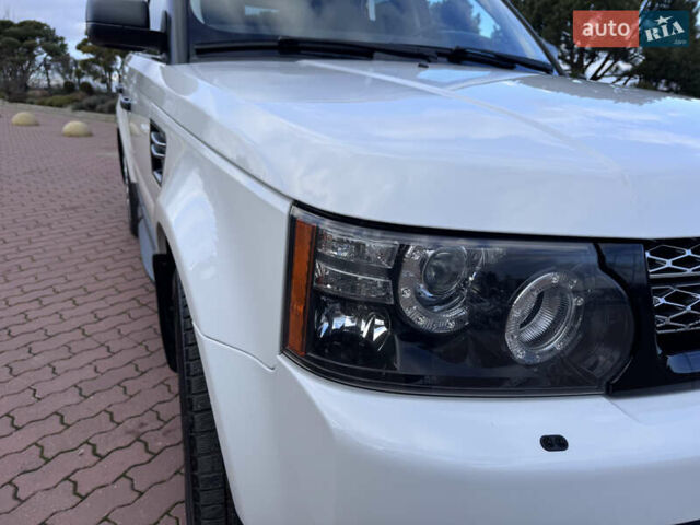 Білий Ленд Ровер Range Rover Sport, об'ємом двигуна 3 л та пробігом 268 тис. км за 17300 $, фото 11 на Automoto.ua