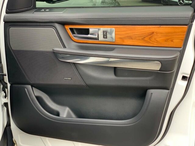 Білий Ленд Ровер Range Rover Sport, об'ємом двигуна 3 л та пробігом 97 тис. км за 29999 $, фото 18 на Automoto.ua