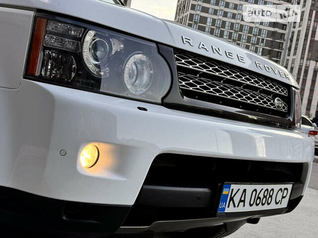 Білий Ленд Ровер Range Rover Sport, об'ємом двигуна 3 л та пробігом 211 тис. км за 18888 $, фото 8 на Automoto.ua