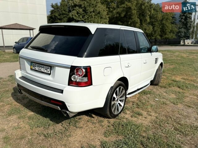 Білий Ленд Ровер Range Rover Sport, об'ємом двигуна 5 л та пробігом 227 тис. км за 12350 $, фото 16 на Automoto.ua