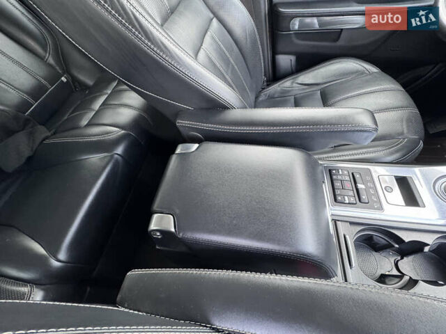 Білий Ленд Ровер Range Rover Sport, об'ємом двигуна 3 л та пробігом 268 тис. км за 16999 $, фото 43 на Automoto.ua