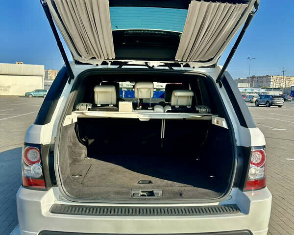 Білий Ленд Ровер Range Rover Sport, об'ємом двигуна 5 л та пробігом 132 тис. км за 18500 $, фото 17 на Automoto.ua