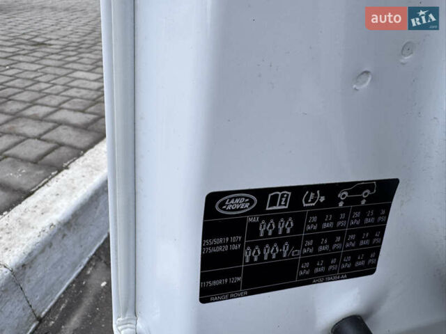 Білий Ленд Ровер Range Rover Sport, об'ємом двигуна 3 л та пробігом 268 тис. км за 16999 $, фото 31 на Automoto.ua