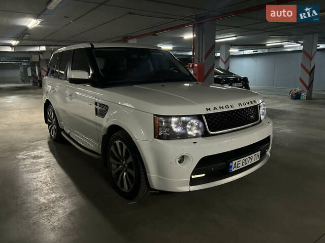 Білий Ленд Ровер Range Rover Sport, об'ємом двигуна 5 л та пробігом 212 тис. км за 17500 $, фото 6 на Automoto.ua