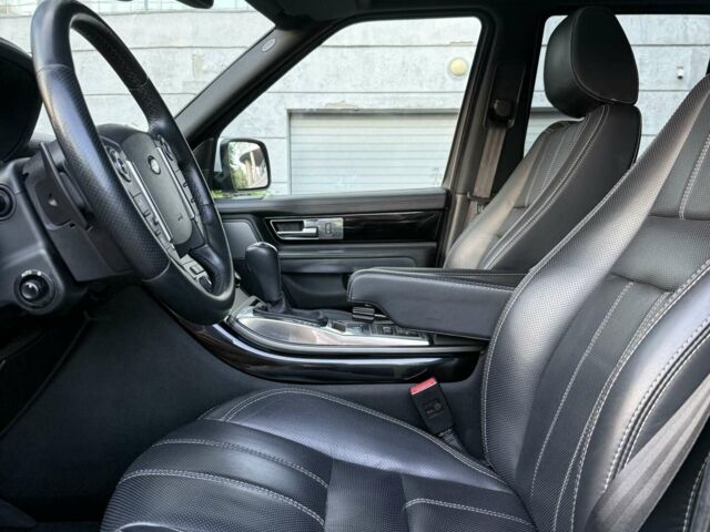 Білий Ленд Ровер Range Rover Sport, об'ємом двигуна 2.99 л та пробігом 125 тис. км за 16000 $, фото 17 на Automoto.ua
