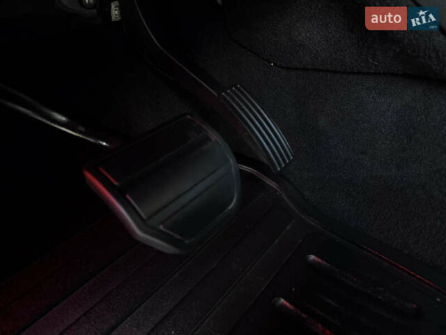 Білий Ленд Ровер Range Rover Sport, об'ємом двигуна 3 л та пробігом 268 тис. км за 17300 $, фото 24 на Automoto.ua