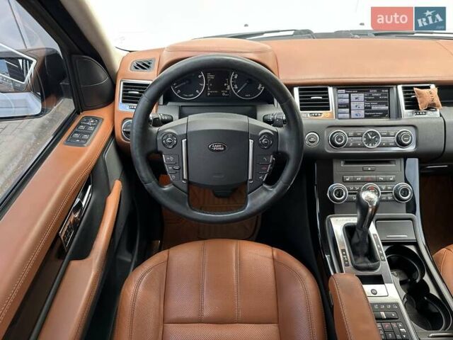 Білий Ленд Ровер Range Rover Sport, об'ємом двигуна 5 л та пробігом 331 тис. км за 12500 $, фото 22 на Automoto.ua