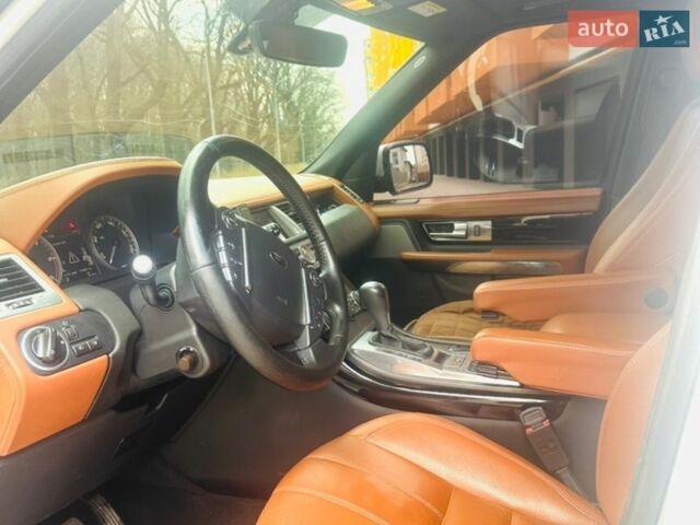 Белый Ленд Ровер Рендж Ровер Спорт, объемом двигателя 2.99 л и пробегом 120 тыс. км за 24999 $, фото 6 на Automoto.ua