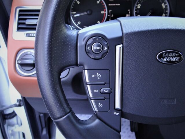 Білий Ленд Ровер Range Rover Sport, об'ємом двигуна 3 л та пробігом 42 тис. км за 48000 $, фото 14 на Automoto.ua
