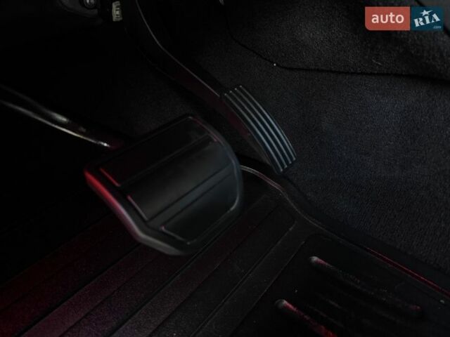 Білий Ленд Ровер Range Rover Sport, об'ємом двигуна 3 л та пробігом 271 тис. км за 16999 $, фото 32 на Automoto.ua