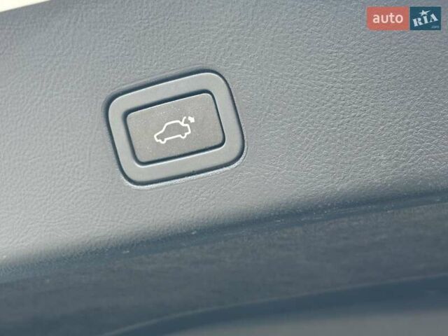 Білий Ленд Ровер Range Rover Sport, об'ємом двигуна 5 л та пробігом 331 тис. км за 12500 $, фото 32 на Automoto.ua